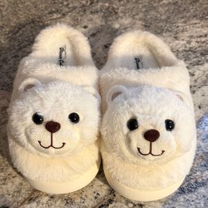 Moon Cakes Cute Bear Slippers NWOT